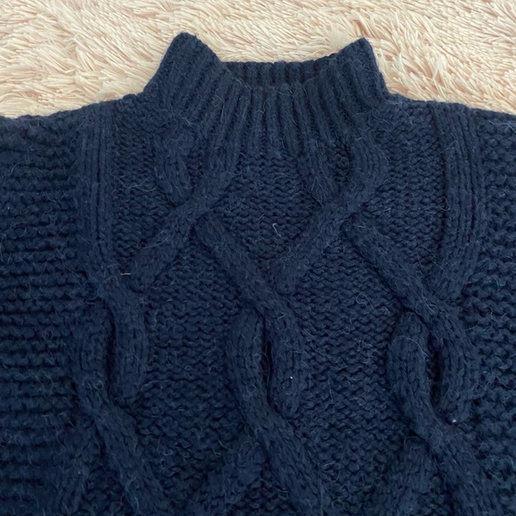 GAP mock navy cable knit sweater - Picture 4 of 8